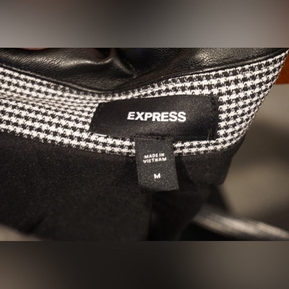 NWOT Express checked blazer size medium - Picture 4 of 5